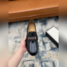 Gucci Размер： 38-45  Новинка на официальном сайте Gucci — мужск