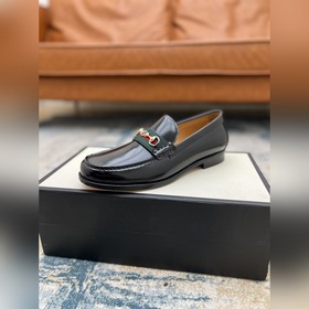 Gucci Размер： 38-45  Новинка на официальном сайте Gucci — мужск