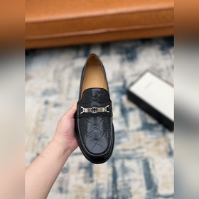 Gucci Размер： 38-45  Новинка на официальном сайте Gucci — мужск