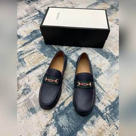 Gucci Размер： 38-45  Новинка на официальном сайте Gucci — мужск