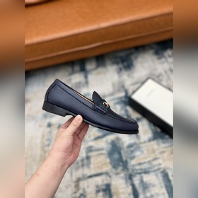 Gucci Размер： 38-45  Новинка на официальном сайте Gucci — мужск