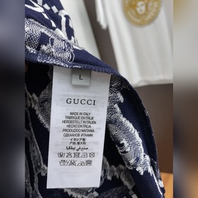 Новая модель мужской рубашки-поло с воротником от Gucci 2025 с ко