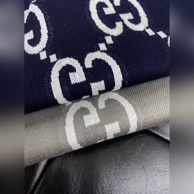 Новая модель мужской рубашки-поло с воротником от Gucci 2025 с ко