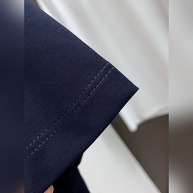Gucci 25-летняя модель с круглым вырезом и короткими рукавами, по