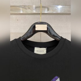 Gucci  Рекомендуем к вниманию! Новая коллекция летней одежды 202