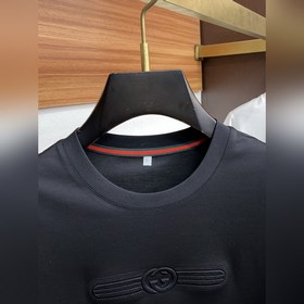 Gucci 2025 весна-лето, новая коллекция, последние модели с коротк