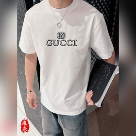 Gucci. Новая весенняя коллекция 2025 года： модная рубашка с кругл