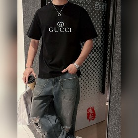 Gucci. Новая весенняя коллекция 2025 года： модная рубашка с кругл