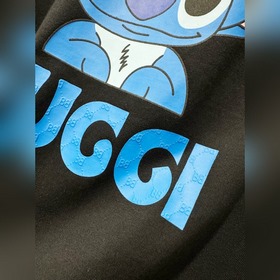 Новая модель короткорукавой футболки для мужчин и женщин от Guqi 