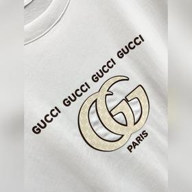 Эксклюзивная осенняя новинка от Gucci. Модная и стильная футболка