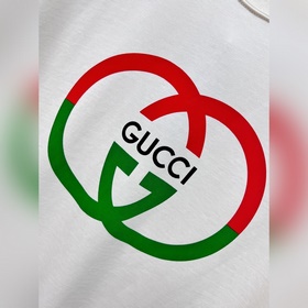 Эксклюзивная весенняя новинка от Gucci. Модная и стильная футболк