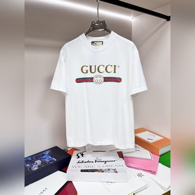 Эксклюзивная весенняя новинка от Gucci. Модная и стильная футболк