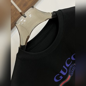 Эксклюзивная осенняя новинка от Gucci. Модная и стильная футболка