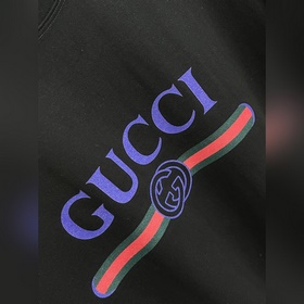 Эксклюзивная осенняя новинка от Gucci. Модная и стильная футболка
