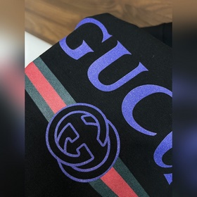 Эксклюзивная осенняя новинка от Gucci. Модная и стильная футболка