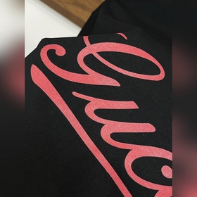 Эксклюзивная осенняя новинка от Gucci. Модная и стильная футболка