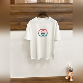 Эксклюзивная осенняя новинка от Gucci. Модная и стильная футболка