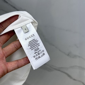 Gucci · Gucci Новейшая футболка с коротким рукавом и принтом, реб