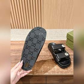 Официальный сайт Gucci Двойные липучки G с застежкой-клипсой, пля
