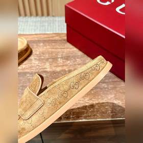 Новая модель туфель Gucci с толстой подошвой и открытым носком Ка