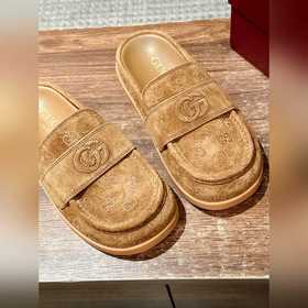 Новая модель туфель Gucci с толстой подошвой и открытым носком Ка