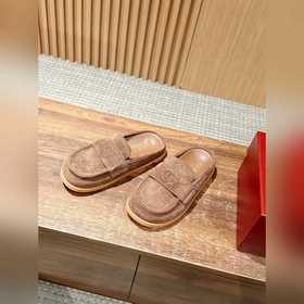 Новая модель туфель Gucci с толстой подошвой и открытым носком Ка