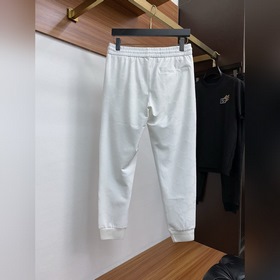 1 комплект нового костюма Gucci 2025 изготовлен из эксклюзивного 
