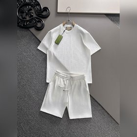 Новая коллекция Gucci весна-лето 2025, модели для мужчин и женщин