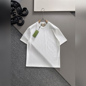 Новая коллекция Gucci весна-лето 2025, модели для мужчин и женщин