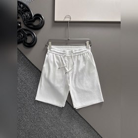 Новая коллекция Gucci весна-лето 2025, модели для мужчин и женщин