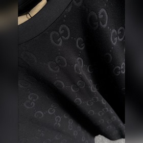 Новая коллекция Gucci весна-лето 2025, модели для мужчин и женщин