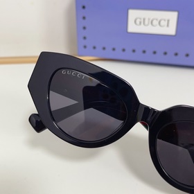 Gucci  МОДЕЛЬ： GG1421S РАЗМЕР： 52/20-145