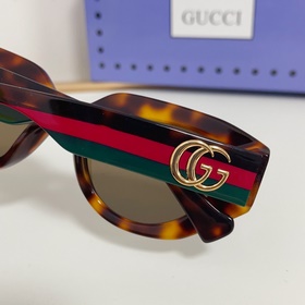 Gucci  МОДЕЛЬ： GG1421S РАЗМЕР： 52/20-145