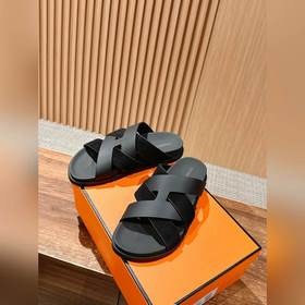 Летние сандалии для пар от Hermès, модель «старший дядя» и «второ