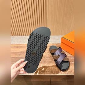Летние сандалии для пар от Hermès, модель «старший дядя» и «второ