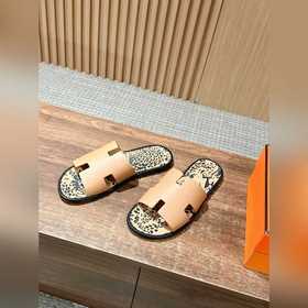 Классические тапочки для пар от Hermès с отпечатками ладоней/стра