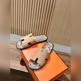 Классические тапочки для пар от Hermès с отпечатками ладоней/стра