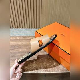 Классические тапочки для пар от Hermès с отпечатками ладоней/стра