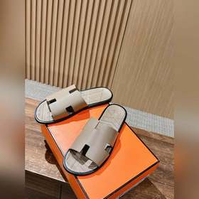 Классические тапочки для пар от Hermès с отпечатками ладоней/стра