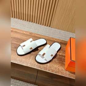 Классические тапочки для пар от Hermès с отпечатками ладоней/стра