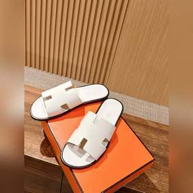 Классические тапочки для пар от Hermès с отпечатками ладоней/стра