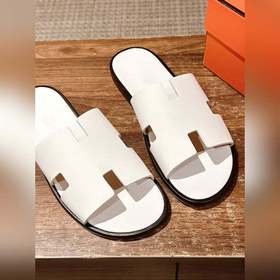 Классические тапочки для пар от Hermès с отпечатками ладоней/стра