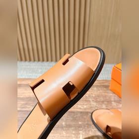 Классические тапочки для пар от Hermès с отпечатками ладоней/стра