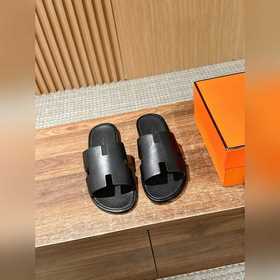 Классические тапочки для пар от Hermès с отпечатками ладоней/стра