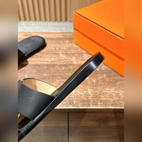 Классические тапочки для пар от Hermès с отпечатками ладоней/стра