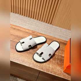 Классические тапочки для пар от Hermès с отпечатками ладоней/стра