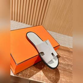 Классические тапочки для пар от Hermès с отпечатками ладоней/стра