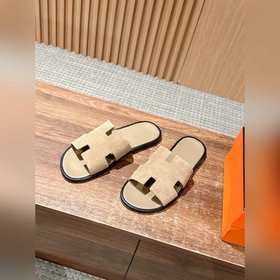 Классические тапочки для пар от Hermès с отпечатками ладоней/стра