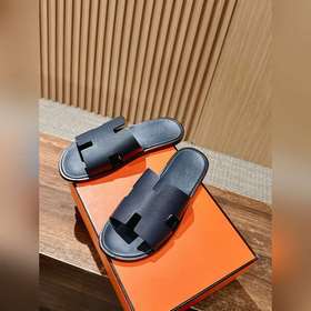 Классические тапочки для пар от Hermès с отпечатками ладоней/стра