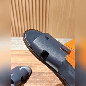 Классические тапочки для пар от Hermès с отпечатками ладоней/стра